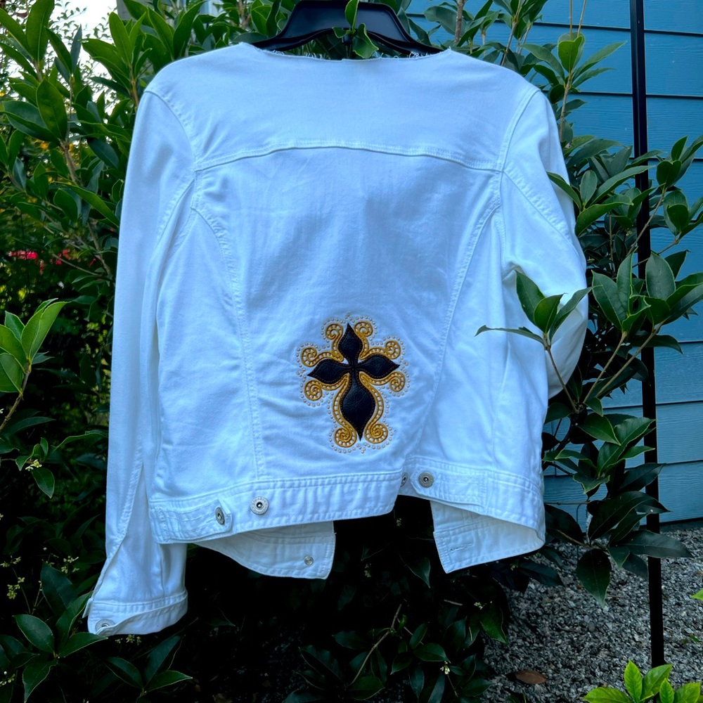 White Demin Jacket w/a beautiful leather cross on the back of the jacket!!
